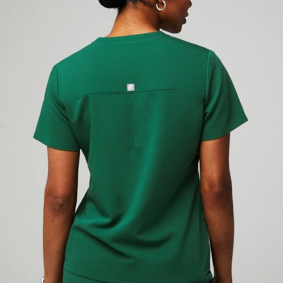 FABLETICS  Hunter Green Vital 1-Pocket Scrub Top - Picture 3 of 5